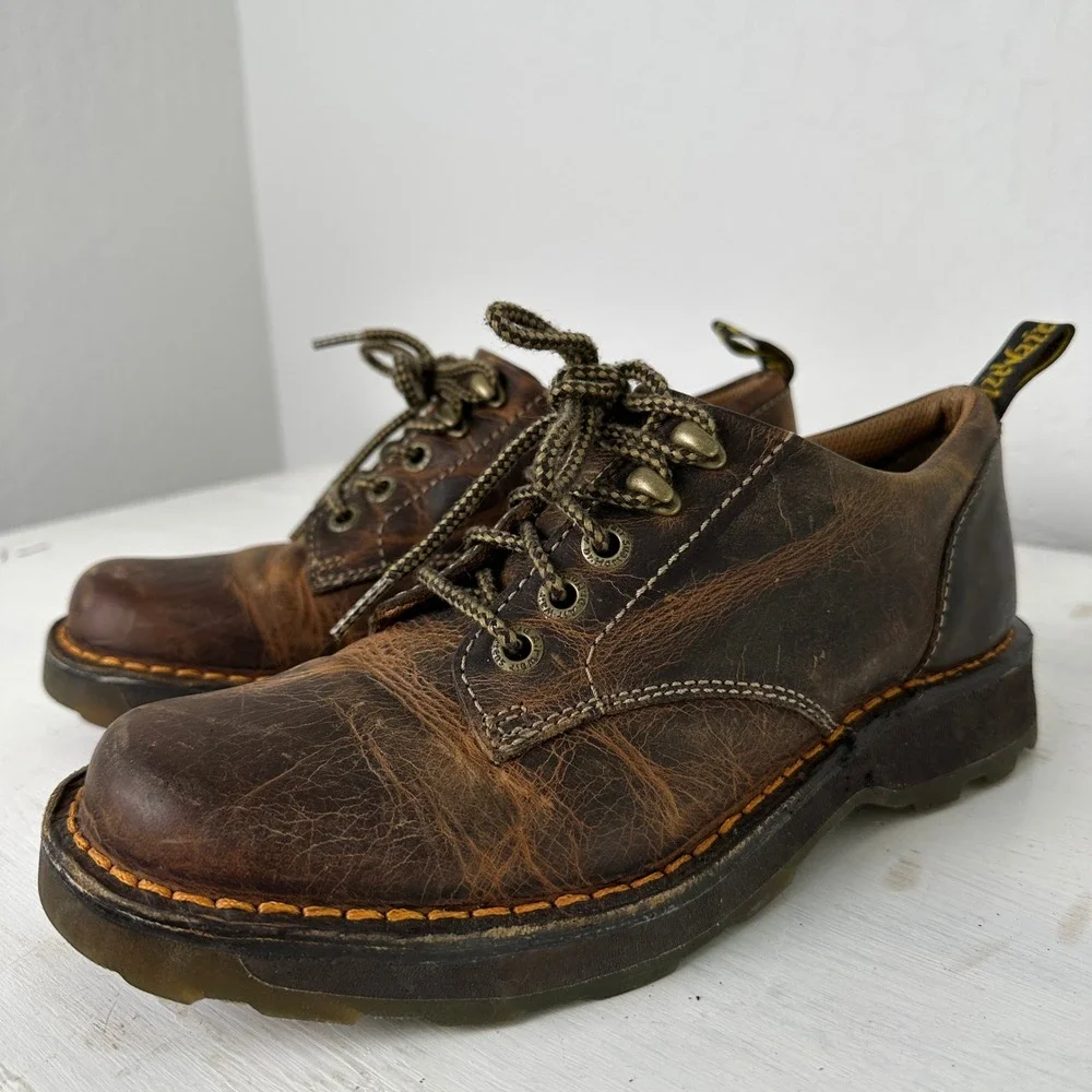 Dr. Martens Shoes Mens 8 Lachlan Brown Distressed Leather Oxford AW004